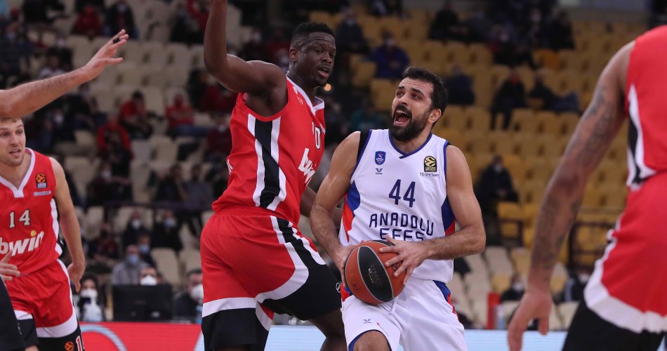 Final-4 Euroleague: Νοκ-άουτ με Ολυμπιακό ο Σιμόν