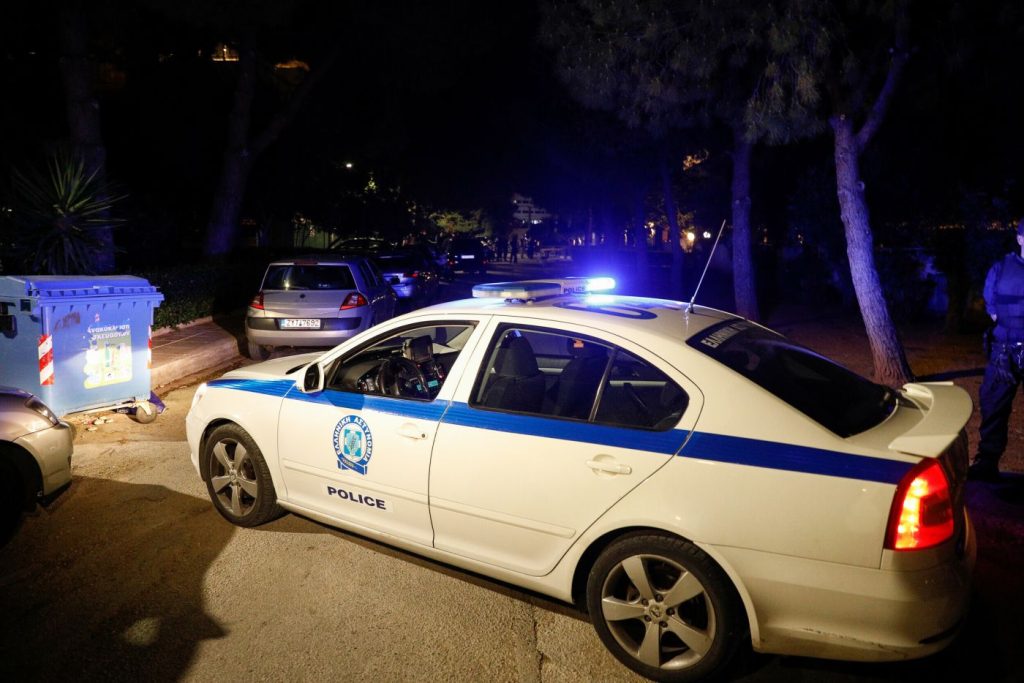 Αλεξανδρούπολη: Επεισοδιακή σύλληψη μεθυσμένου που αναστάτωσε εστιατόρια – Παρενοχλούσε τον κόσμο που έτρωγε