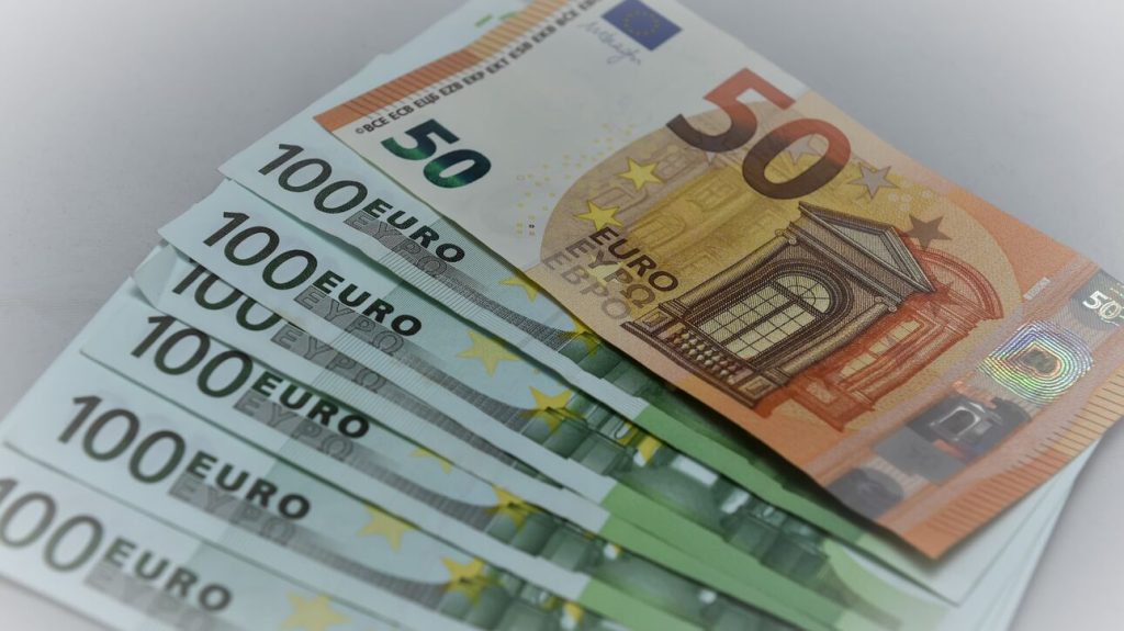 Δείτε πότε θα καταβληθούν οι συντάξεις Ιουνίου & τα επιδόματα ΟΠΕΚΑ