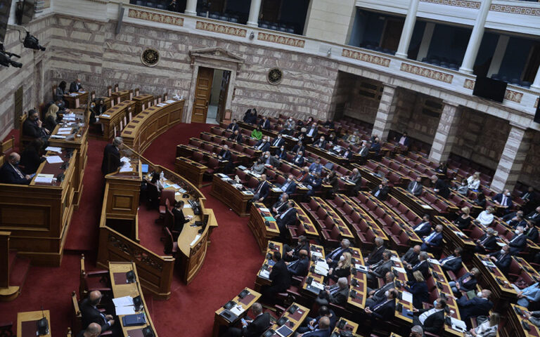 Βουλή: Ενός λεπτού σιγή στη μνήμη των θυμάτων του Ποντιακού Ελληνισμού