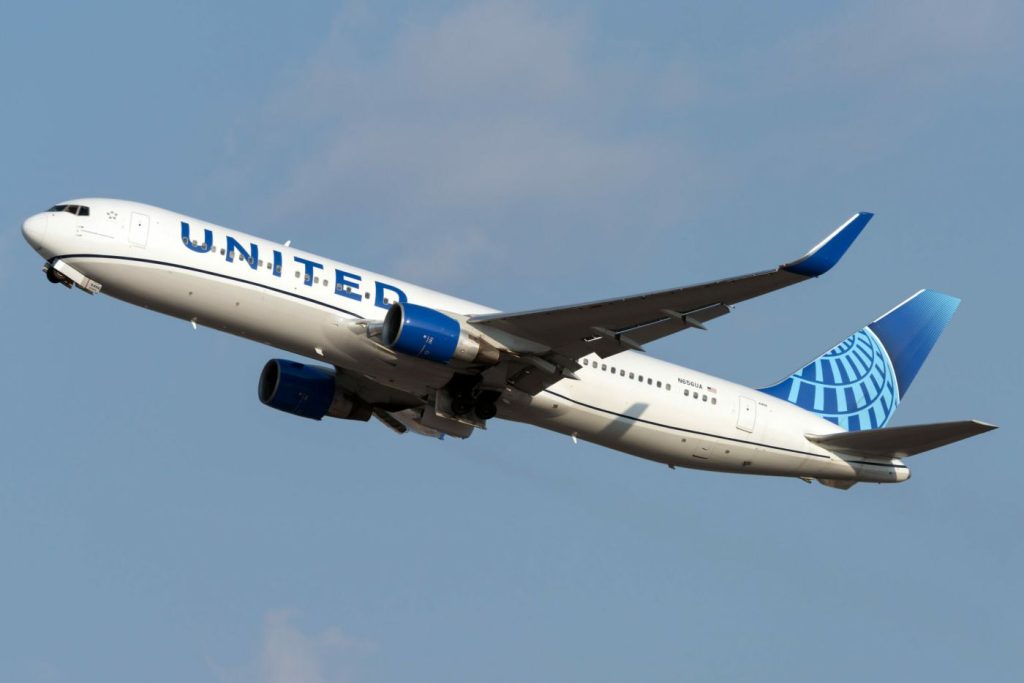 Η πτήση Αθήνα – Νέα Υόρκη της United Airlines κατευθύνθηκε στην Ισλανδία