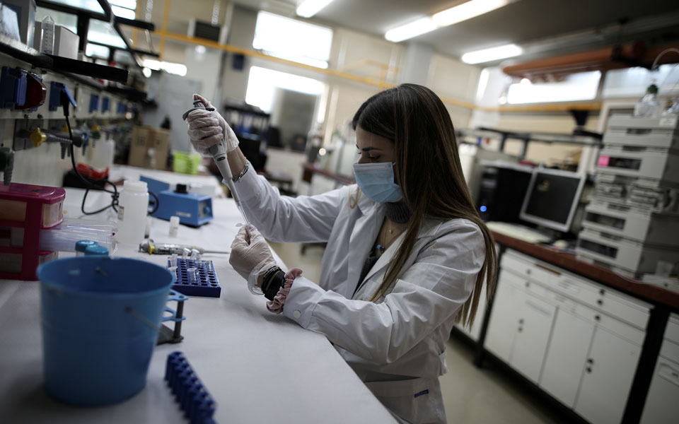 Νέα μελέτη: Οι ασθενείς με σοβαρή Covid-19 που πήραν το φάρμακο imatinib είχαν μικρότερο κίνδυνο θανάτου