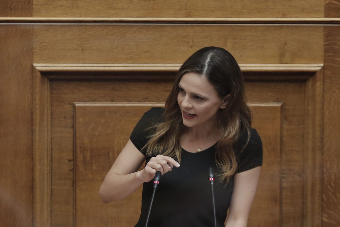 Ε.Αχτσιόγλου: «Τα επιδόματα της κυβέρνησης εξανεμίζονται από τις διαρκείς αυξήσεις πριν μπουν στους λογαριασμούς»