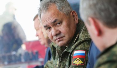 Ρώσος ΥΠΑΜ: «Φτιάχνουμε 12 νέες βάσεις στα δυτικά σύνορα της Ρωσίας»