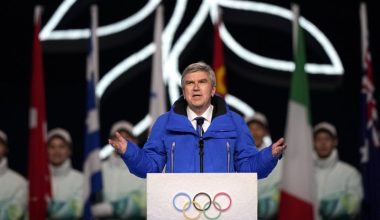 Πρόεδρος ΔΟΕ: «Ο πόλεμος δεν ξεκίνησε από τον ρωσικό λαό και τους Ρώσους αθλητές»