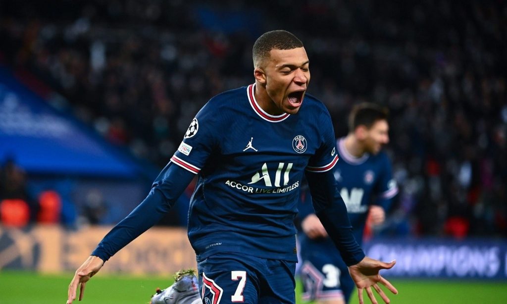 Παρί Σεν Ζερμέν: Προσφέρει… γη και ύδωρ στον Εμπαπέ για να παραμείνει στο Παρίσι