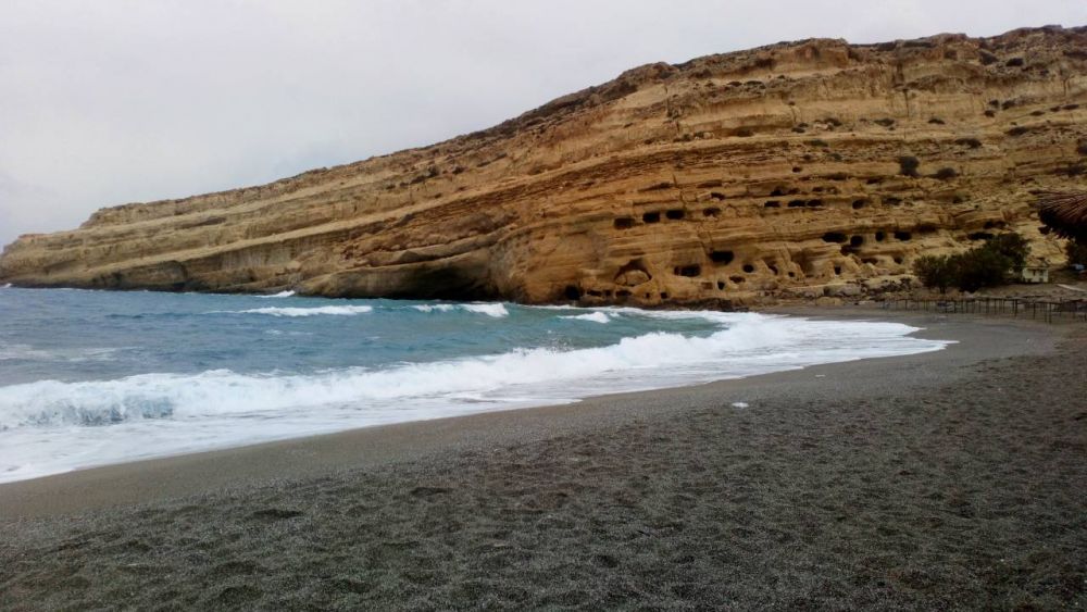 Δυστύχημα στα Μάταλα: Άνδρας έπεσε από βράχο και σκοτώθηκε