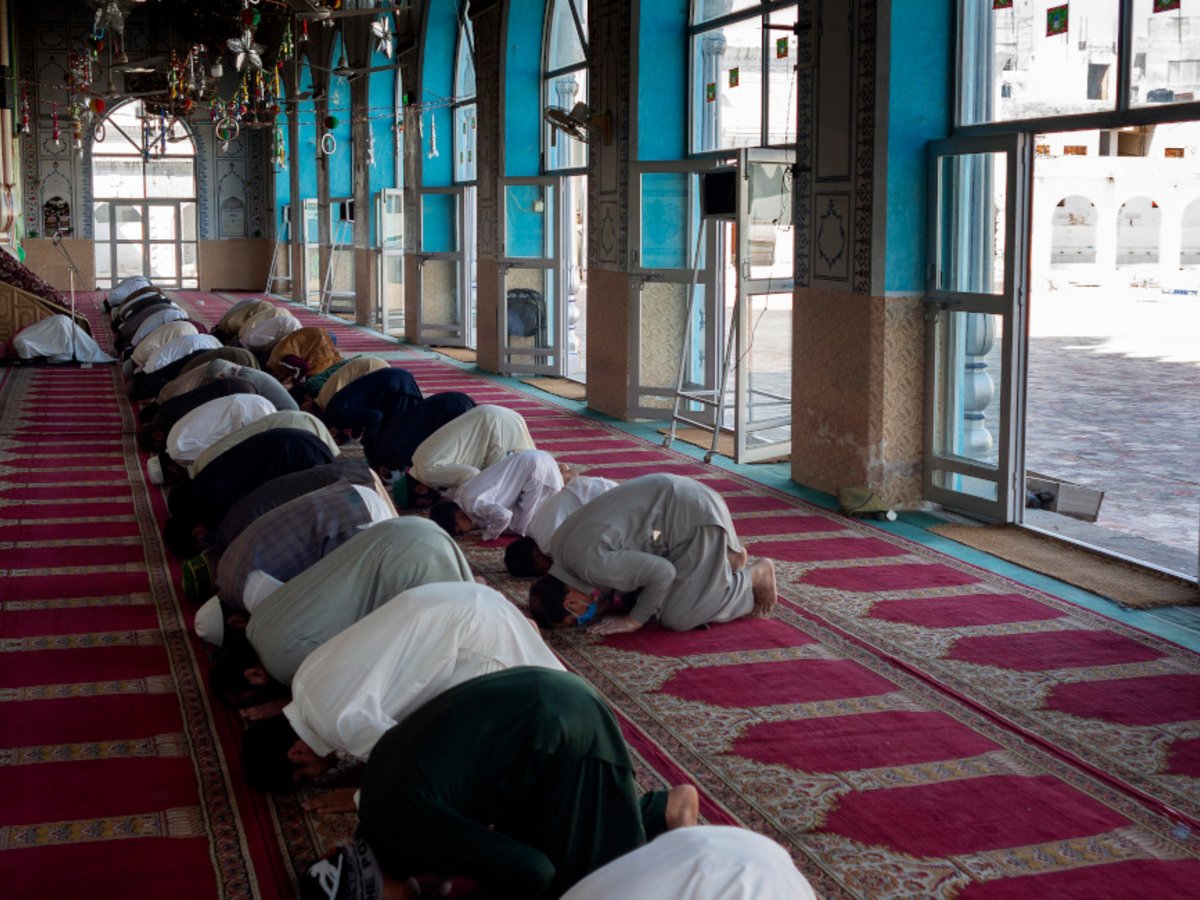 Το Πακιστάν χρηματοδότησε παράνομο τζαμί στα Μέγαρα μέσω Βρετανίας! – Ο ρόλος του μεγάλου ιμάμη του Μπέρμιγχαμ