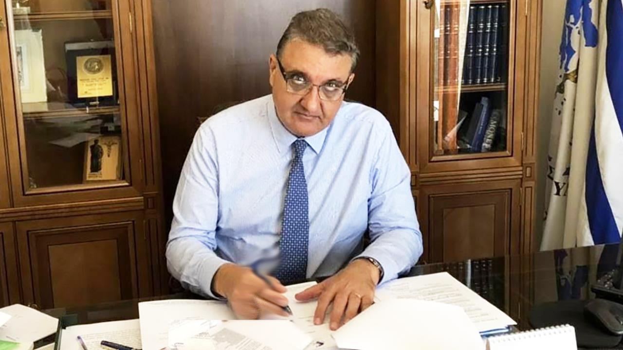 Α.Εξαδάκτυλος: «Δεν πρέπει να ξεχνάμε ότι ο κορωνοϊός δεν παίρνει άδειες λόγω καλοκαιριού»