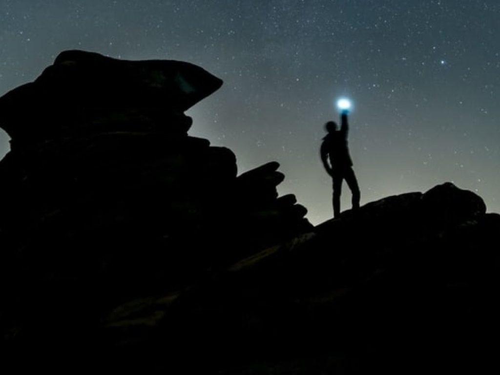 Ταξιδιώτης του χρόνου: «Στις 12 Οκτωβρίου η Ευρώπη θα χτυπηθεί από φονικούς μετεωρίτες»