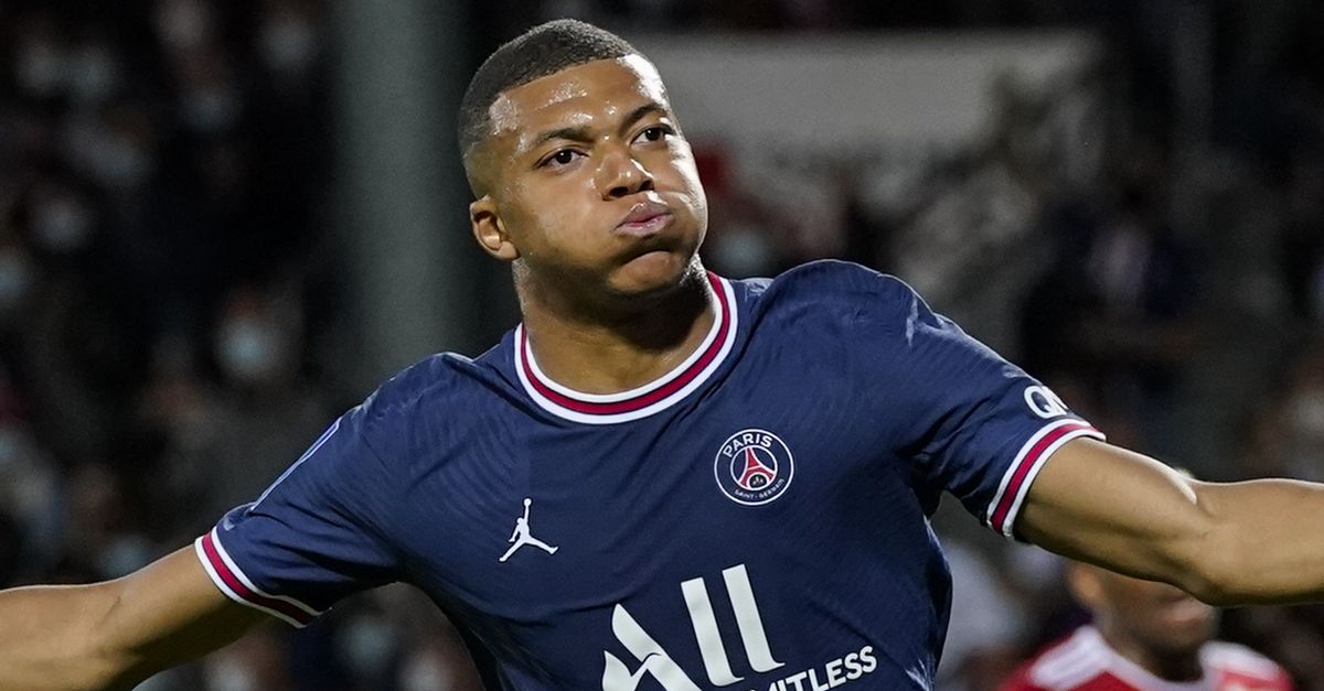 Παρί Σεν Ζερμέν: Αποφάσισε να παραμείνει ο Εμπαπέ