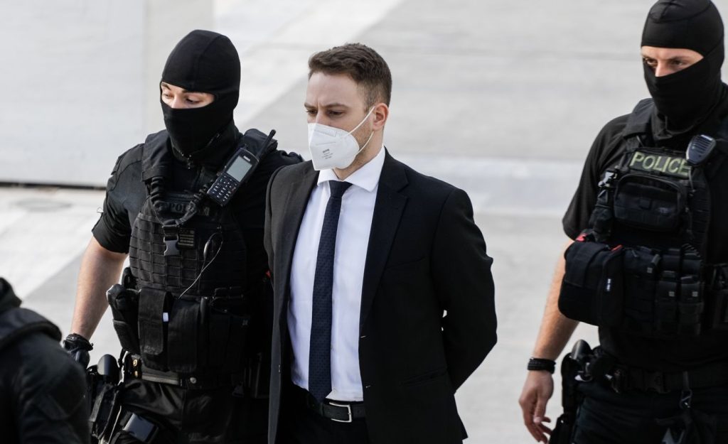 Πατέρας Κάρολαϊν: «Θα αλλάξω το επώνυμο της Λυδίας» – Τι απαντά μέσα από τη φυλακή ο Μπάμπης Αναγνωστόπουλος