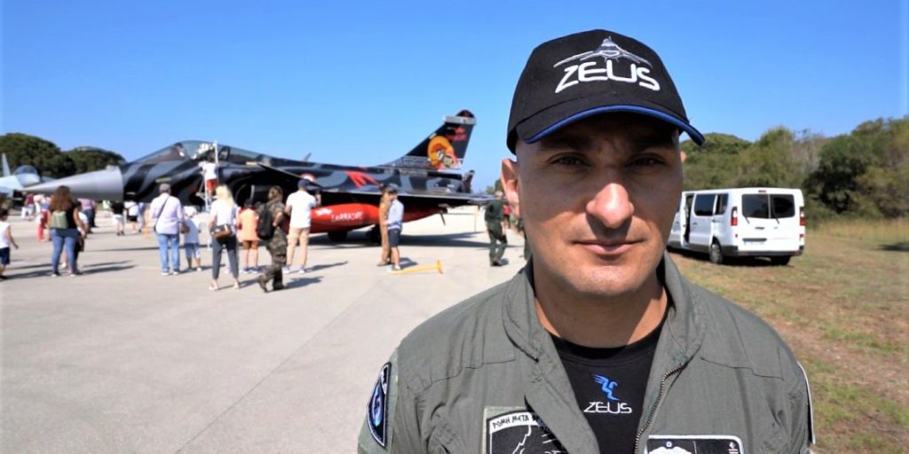 Επισμηναγός (Ι) Χριστόδουλος Γιακουμής (Ομάδα ΖΕΥΣ): «Το όριο είναι μόνον ο ουρανός» (βίντεο)