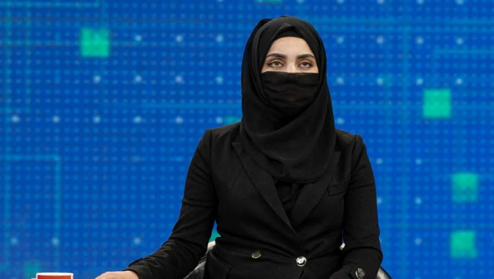 Αφγανιστάν: Οι παρουσιάστριες ακολούθησαν την εντολή των Ταλιμπάν και κάλυψαν τα πρόσωπα τους