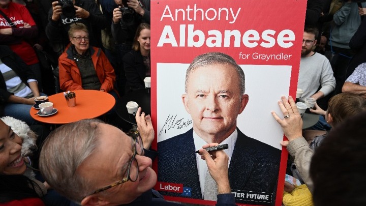 Το κεντροαριστερό Εργατικό κόμμα σχηματίζει κυβέρνηση στην Αυστραλία