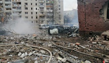 Ουκρανία: 87 νεκροί ανασύρθηκαν από τα συντρίμμια χωριού του Τσερνίχιβ μετά από ρωσικό βομβαρδισμό