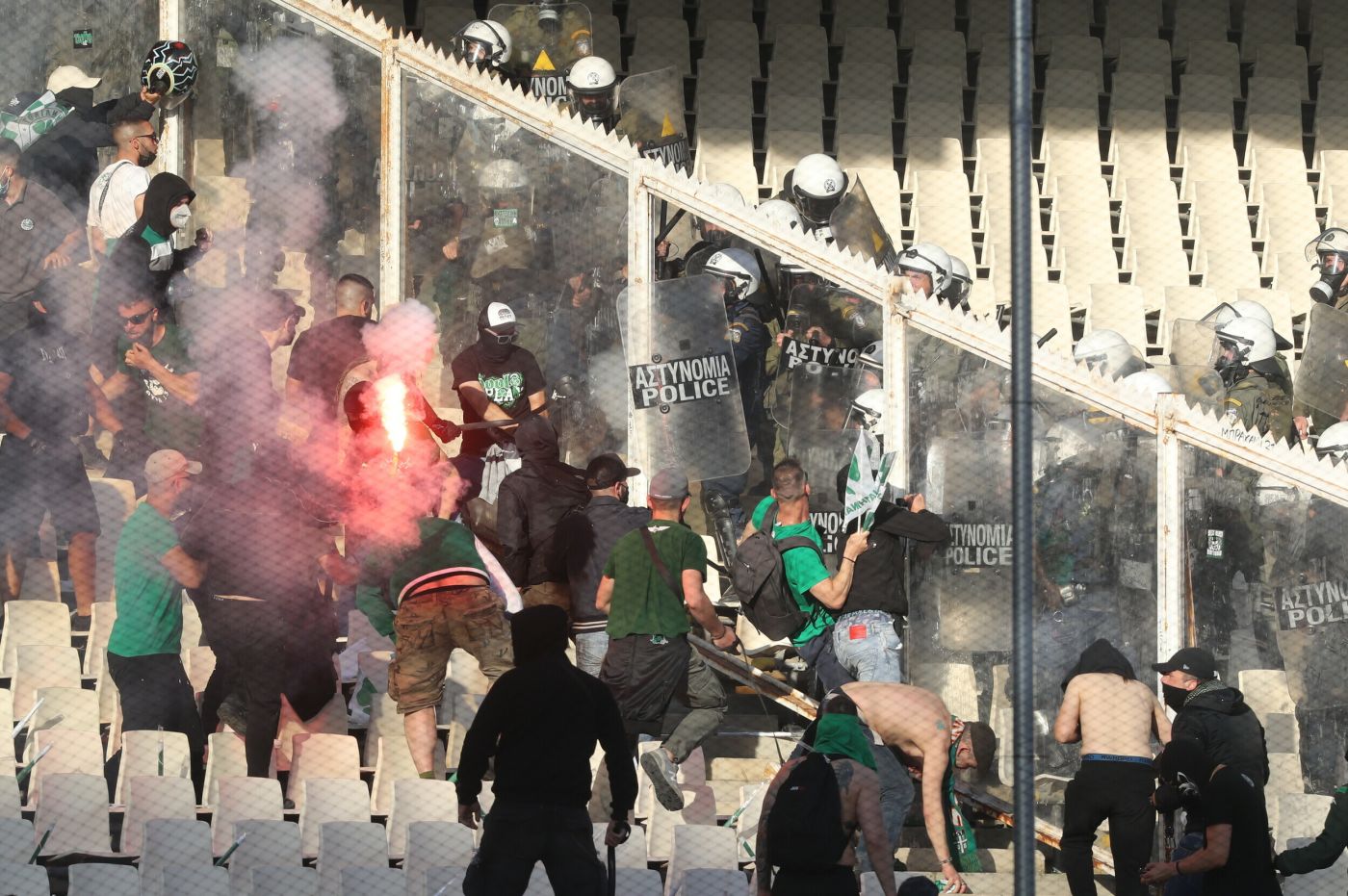 Τεράστιες καταστροφές στο ΟΑΚΑ μετά τα επεισόδια στον τελικό Κυπέλλου