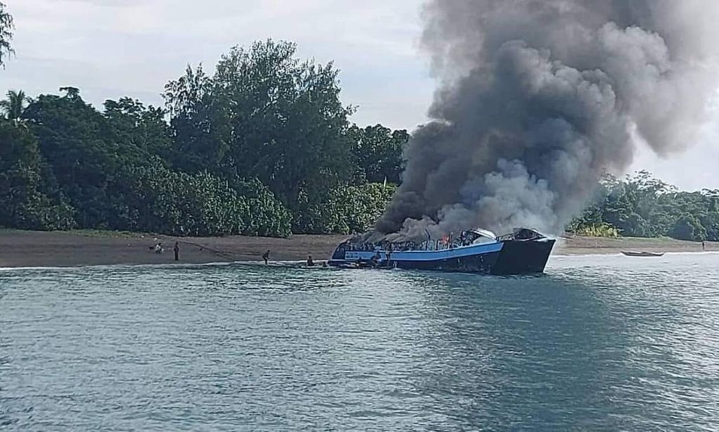 Φιλιππίνες: Επτά νεκροί εξαιτίας πυρκαγιάς σε φέρι