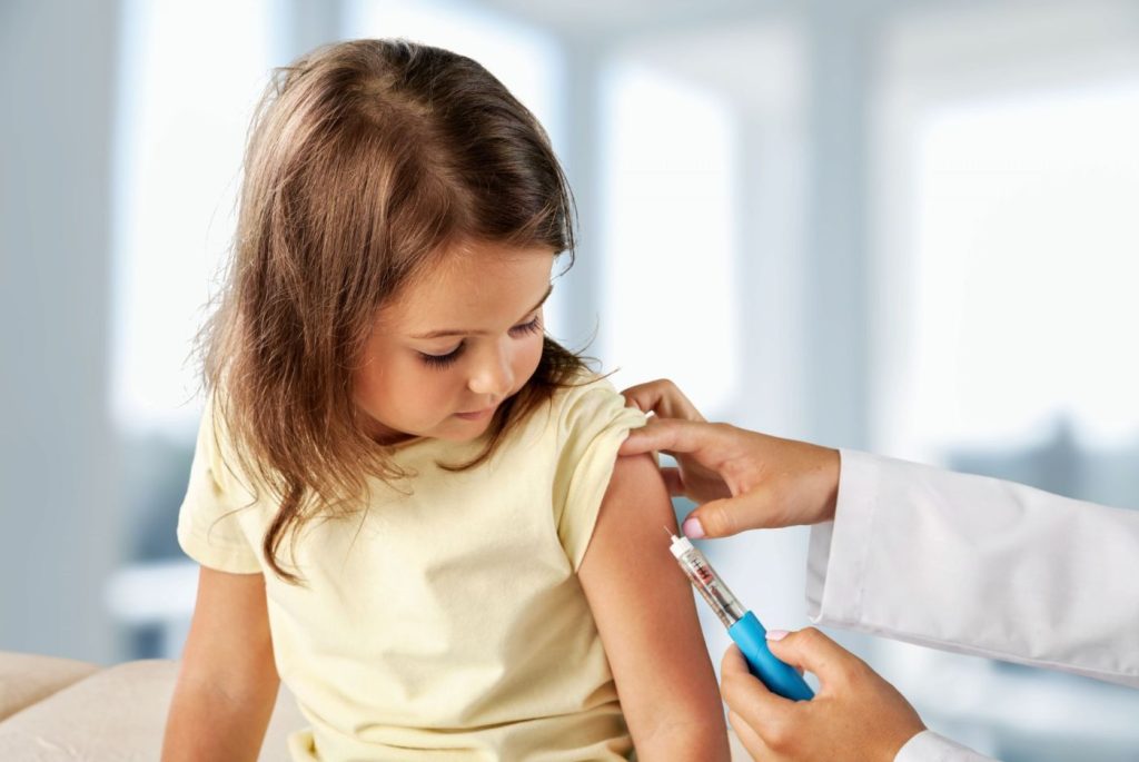 Θα «τσιμπήσουν» και τα βρέφη: Ασφαλές το εμβόλιο της Pfizer για παιδιά από 6 μηνών έως 5 ετών!