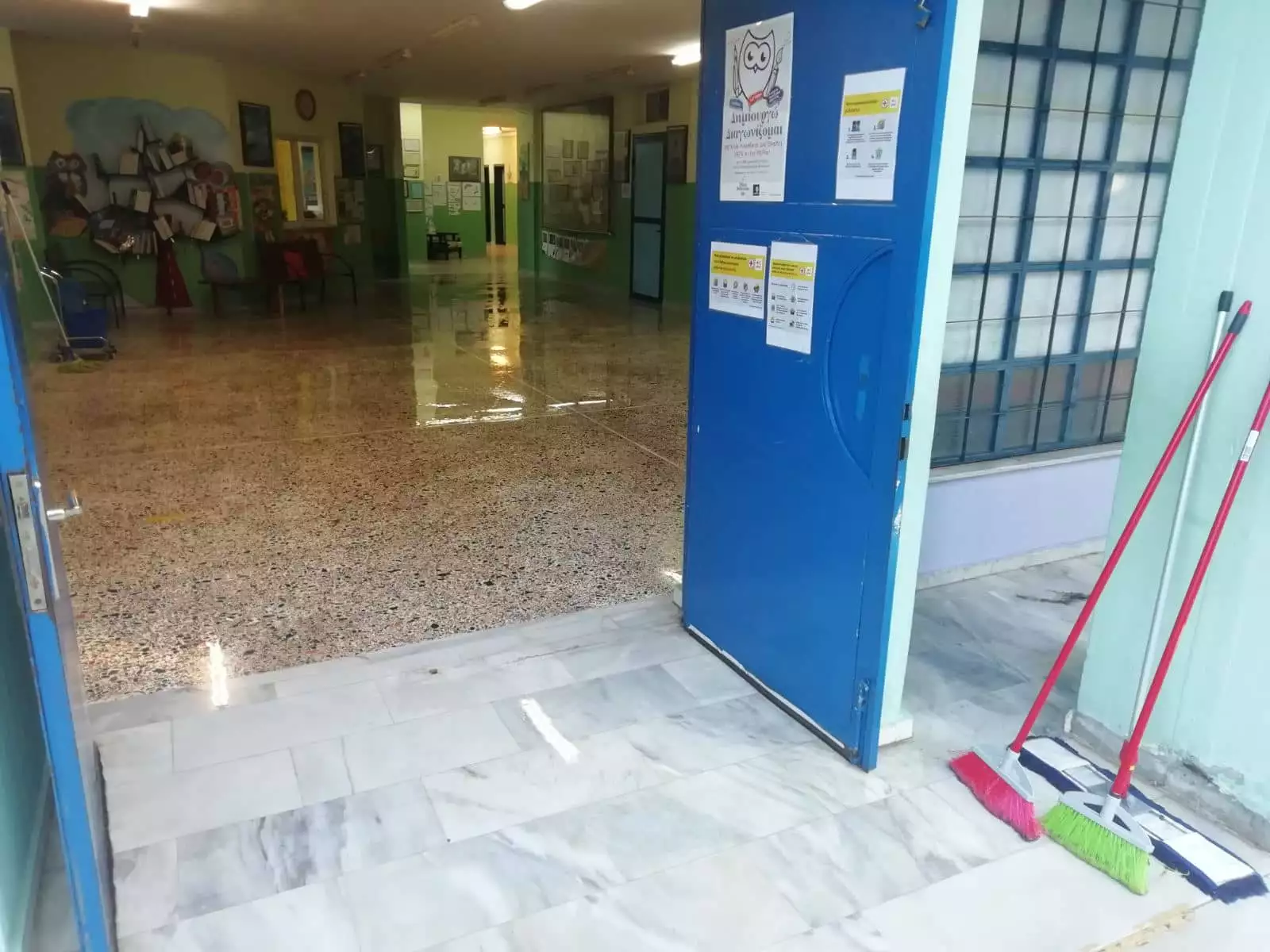 Θεσσαλονίκη: Έσπασαν κλειδαριές σε σχολεία της Θέρμης – Πλημμύρισε δημοτικό