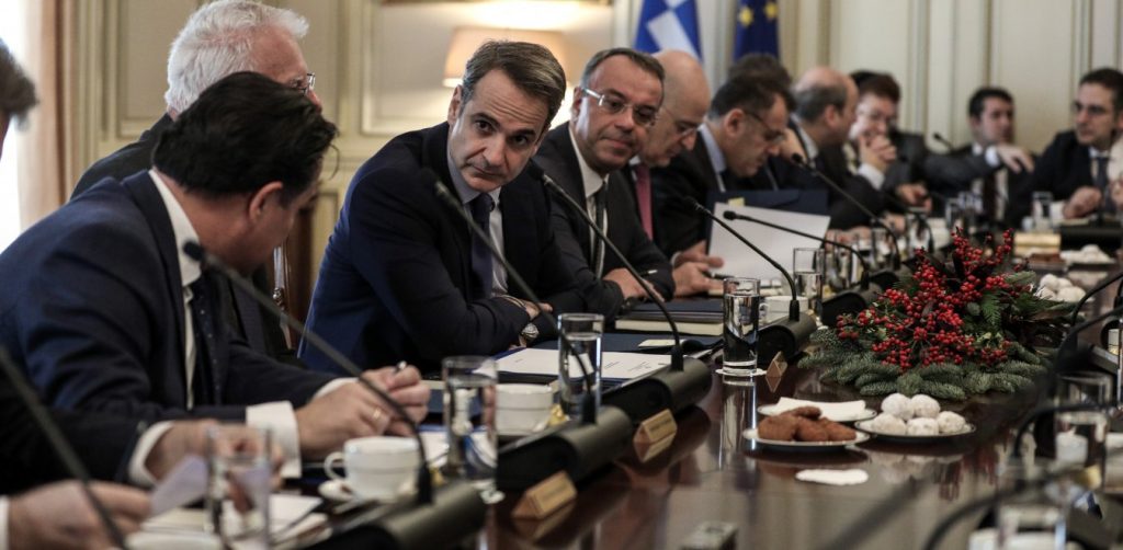 Με την «ασπιρίνη» του ανασχηματισμού νομίζει ότι θα θεραπεύσει τον κυβερνητικό «καρκίνο» – Ίσως Πέμπτη να έχουμε αναδόμηση