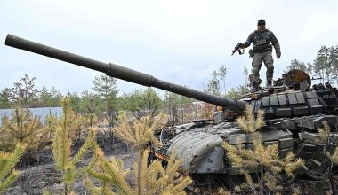 Bίντεο: Καταστροφή ουκρανικού άρματος μάχης στο Ντόνμπας