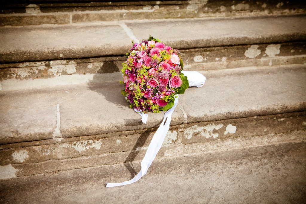 «Σχόλασε» γάμος στο Αγρίνιο: Γαμπρός σκηνοθέτησε ληστεία & ξυλοδαρμό για να γλιτώσει την… «κουλούρα»