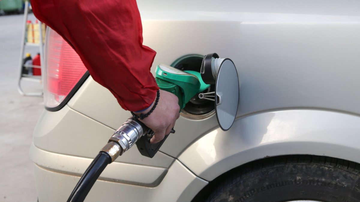 Στα ύψη η τιμή της αμόλυβδης – «Με ενδιαφέρει τι κάνουνε με τα μαγαζιά που πουλάνε με δήθεν φτηνές τιμές»