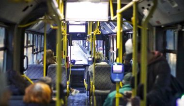Viral βίντεο: Καρέ-καρέ άγριος καυγάς επιβάτη με οδηγό λεωφορείου – «Δεν ντρέπεσαι;» – «Αντε γ….. μ…»