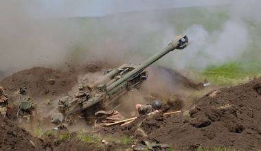 Ο Καναδάς στέλνει ακόμη 20.000 οβίδες πυροβολικού στην Ουκρανία