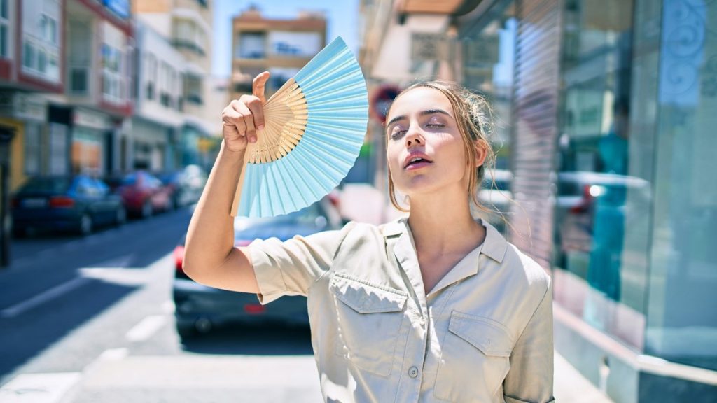 Θα «βράσουν» οι δημόσιοι υπάλληλοι στην Ισπανία για να μπορεί να επιβάλλει κυρώσεις στην Ρωσία η κυβέρνηση