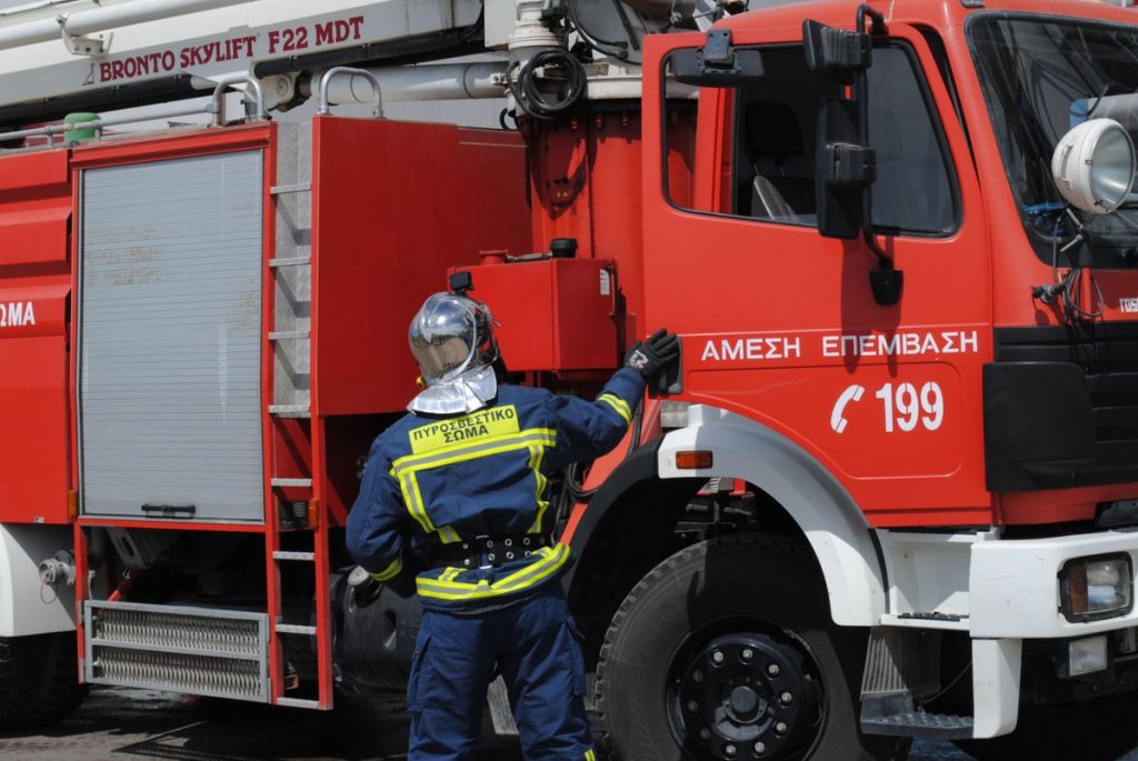 Φωτιά εργοτάξιο του μετρό στην Καισαριανή – Καταστράφηκαν φορτηγό και μηχάνημα