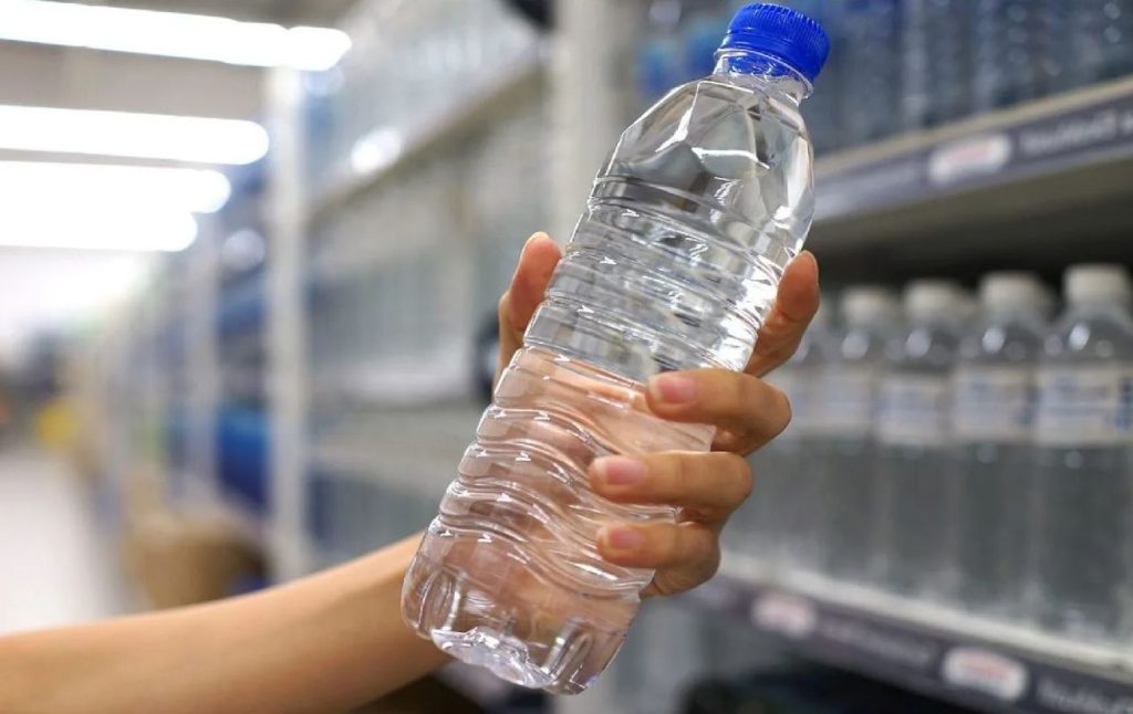 Μπαίνει τέλος ανακύκλωσης στις πλαστικές συσκευασίες: Ακριβαίνει από την 1η Ιουνίου το εμφιαλωμένο νερό