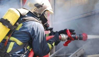 Λεωφόρος Βραυρώνος: Πυρκαγιά σε μονοκατοικία – 3 τραυματίες