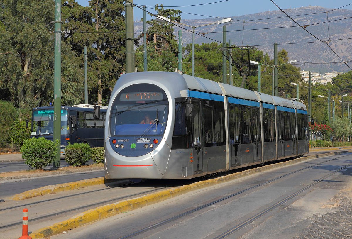 Παραλιακή: Προβλήματα στην κυκλοφορία λόγω βλάβης σε συρμό του τραμ