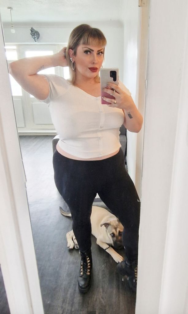 «Αφέντρα» αποκαλύπτει τα πιο περίεργα αιτήματα πελατών… και δεν είναι αυτά που φαντάζεστε! (φωτό)