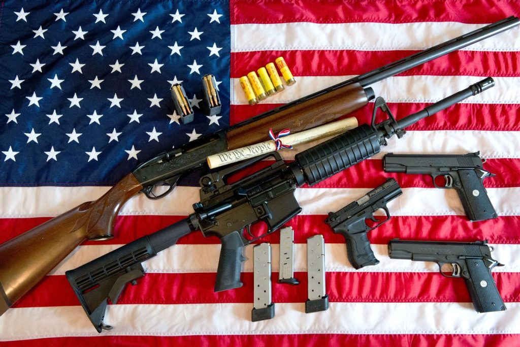 ΗΠΑ: Η μόνη χώρα που τα όπλα ξεπερνούν τον πληθυσμό της – Υπάρχουν 120,5 όπλα για κάθε 100 Αμερικανούς! (upd)