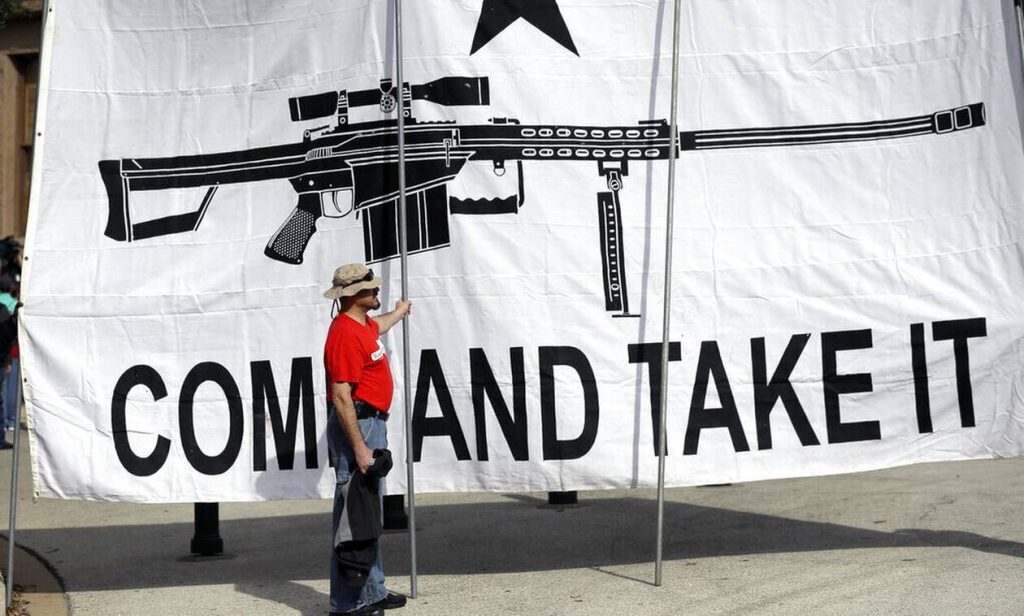 Μακελειό στο Τέξας: Το λόμπι των όπλων καταγγέλλει «την πράξη ενός μεμονωμένου και διαταραγμένου εγκληματία»