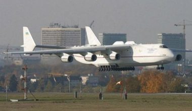 Αυτό είναι το μεγαλύτερο αεροπλάνο στον κόσμο – Έχει μήκος 85 μέτρα
