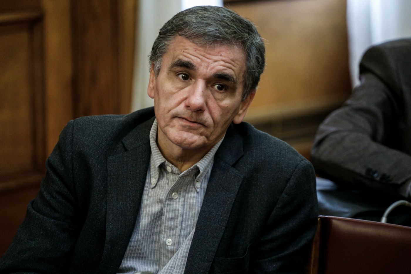 Ο Ε.Τσακαλώτος μίλησε για τον Κλιματικό νόμο στη Βουλή με… τηγανητά αυγά και μερέντα