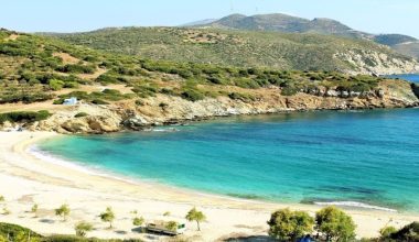 Χερόμυλος: Η παραλία στην Εύβοια με τα αιγαιοπελαγίτικα νερά ιδανική για μονοήμερη εκδρομή