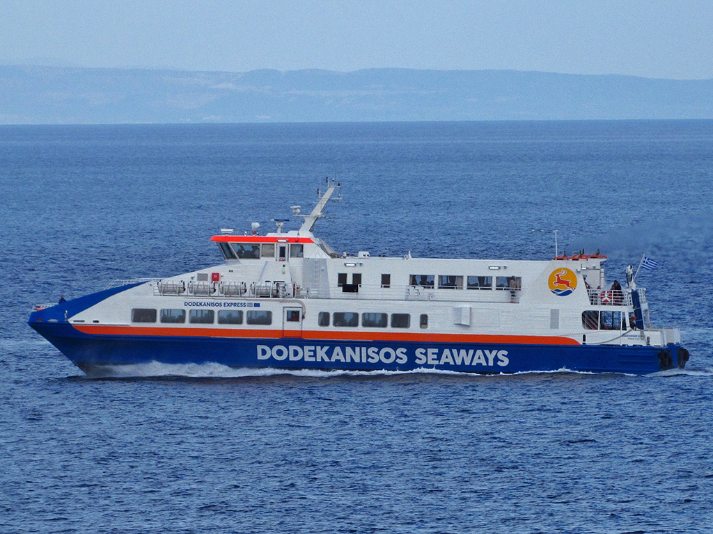 Ρόδος: Μηχανική βλάβη σε πλοίο – Ταλαιπωρία για 137 επιβάτες