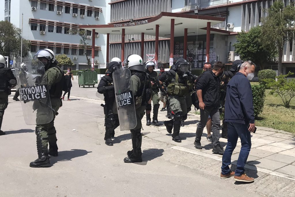 Θεσσαλονίκη: Δίωξη σε βαθμό πλημμελήματος στους τρεις συλληφθέντες του ΑΠΘ – Οι κατηγορίες που αντιμετωπίζουν