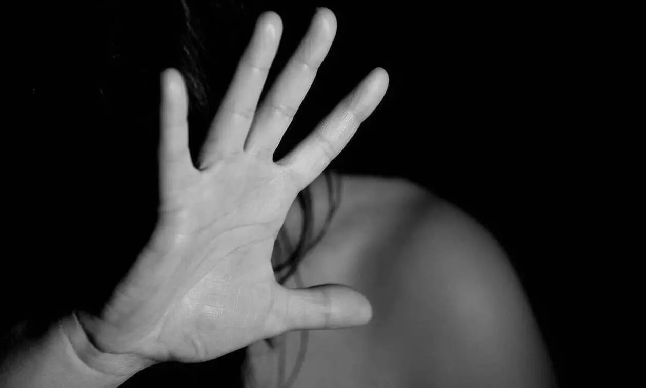 Σέρρες: 22χρονη κατήγγειλε πως την βίαζε για χρόνια ο πατέρας της