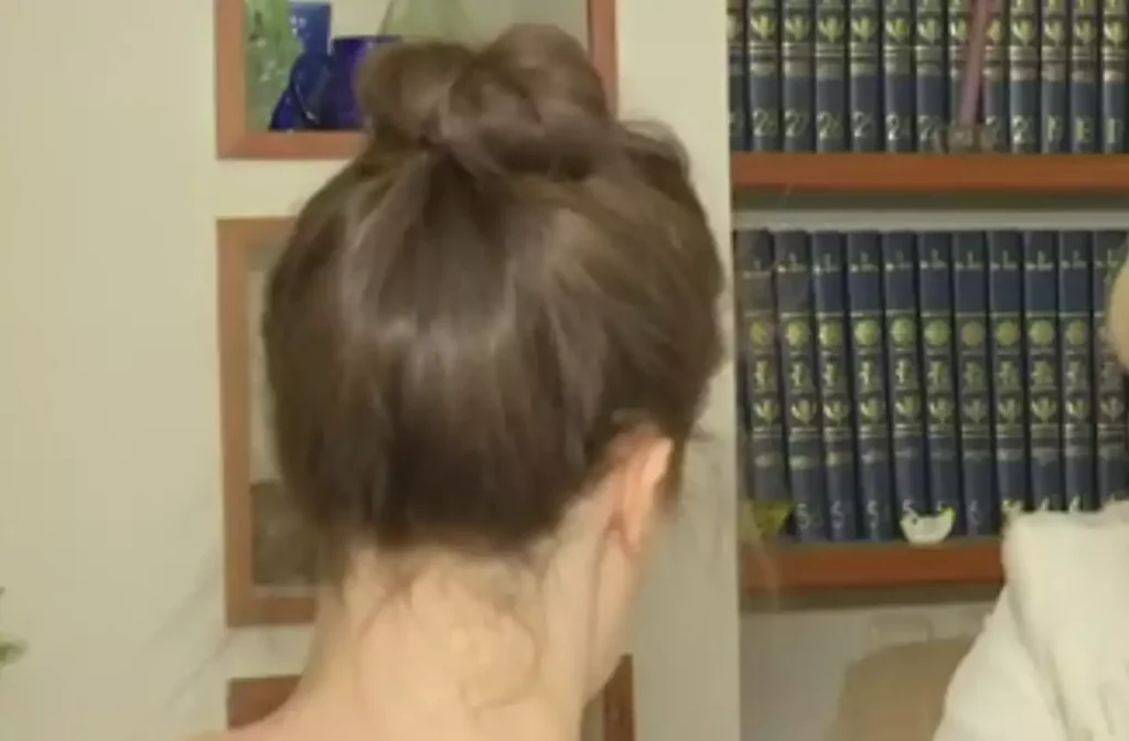 Η μητέρα του Ράινερ τον πρώην σύζυγό της: «Με βίαζε και με απειλούσε με μαχαίρι μπροστά στο παιδί» 