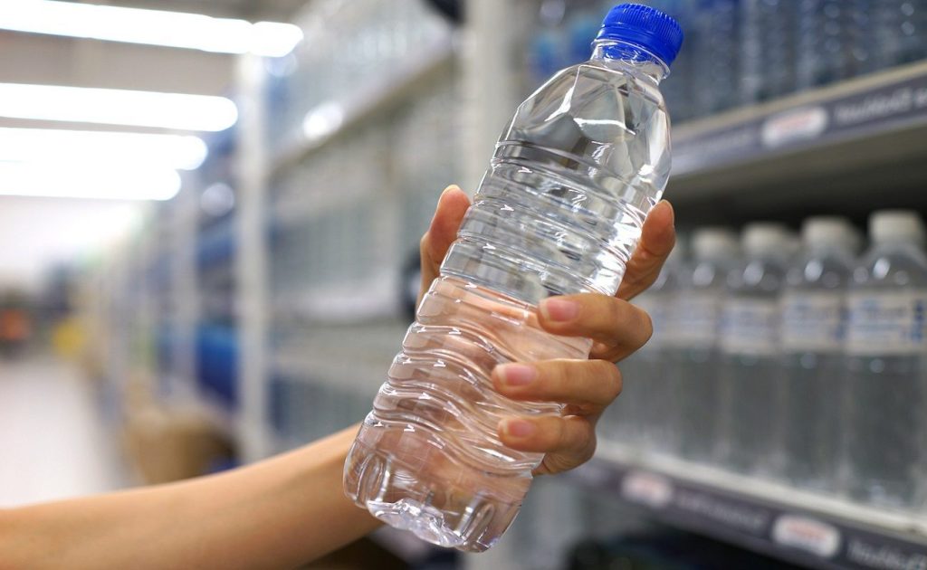 Εμφιαλωμένο νερό: «Δεν ακριβαίνει η τιμή του» λέει ο Ελληνικός Οργανισμός Ανακύκλωσης