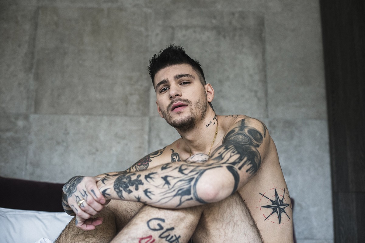 Ρόδος: Η 21χρονη που κατήγγειλε τον Στιβ Μιλάτος για βιασμό προσπάθησε να αυτοκτονήσει κόβοντας τις φλέβες της