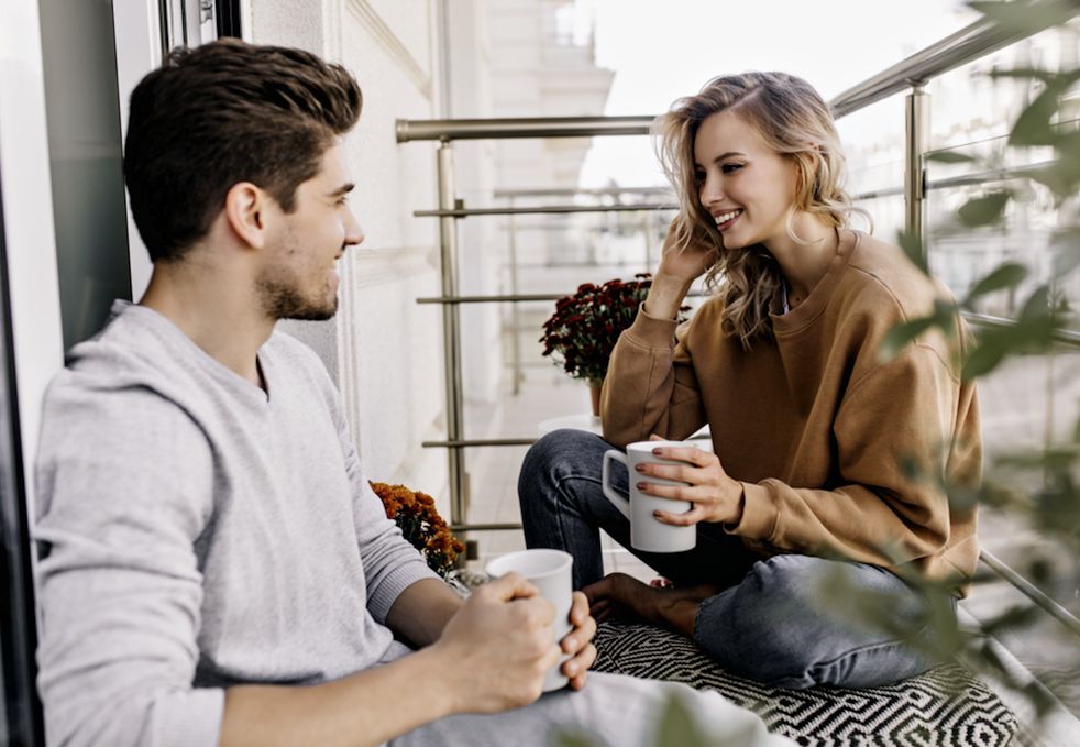 Πέντε ερωτήσεις που πρέπει να κάνεις στον εαυτό σου πριν μπεις σε νέα σχέση