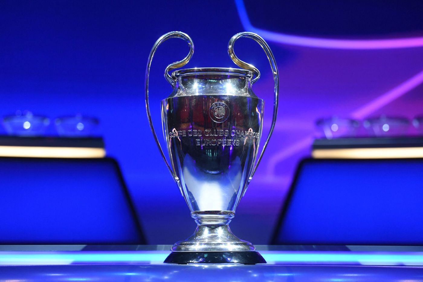 Τελικός Champions League: Έφθασε στο γήπεδο το κύπελλο με τα… μεγάλα αυτιά (φώτο-βίντεο)