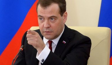 Ο Ν.Μεντβέντεφ προωθεί την αυστηροποίηση της νομοθεσίας περί «ξένων πρακτόρων»
